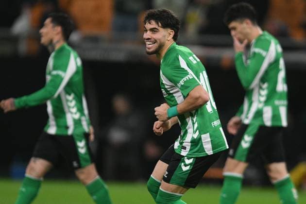 Fußball, EuroLeague, Real Betis Sevilla - Feyenoord Rotterdam #3 SEVILLA, 29-01-2026, Stadium La Cartuja, UEFA Football season 2025 2026, Europa League match between Betis Sevilla and Feyenoord. Pictures shows Betis scores 1-0 and celebrates with Betis player Abde Ezzalzouli Betis Sevilla - Feyenoord  x201171521x Copyright:
