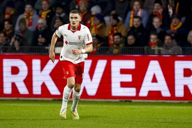 DEVENTER , 29-01-2026 , Stadium De Adelaarshorst , season 2025 2026 , UEFA Europa League League phase . match between Go Ahead Eagles and SC Braga, Picture shows SC Braga player Gustaf Lagerbielke Go Ahead Eagles - Braga  x201171552x Copyright: