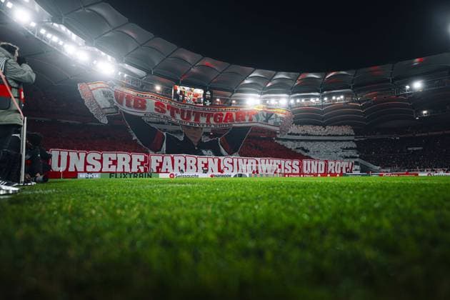 Impressive choreography by VfB Stuttgart fans in the MHP Arena shows the colors white and red Choreography by VfB Stuttgart fans Copyright: xspeedshotx