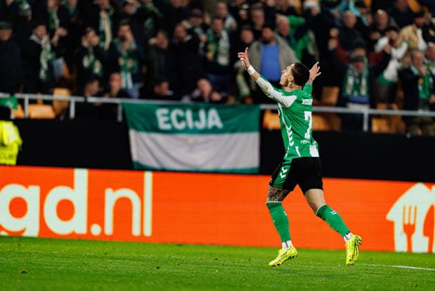Fußball, EuroLeague, Real Betis Sevilla - Feyenoord Rotterdam #3 Antony seen celebrating after goal during UEFA Europa League game between teams of Real Betis Balompie and Feyenoord Rotterdam (Maciej Rogowski Ball Raw Images) Sevilla Estadio La Cartuja Spain Copyright: xMaciejxRogowskix maciejrogowski_betis_feyenoord_2526-37