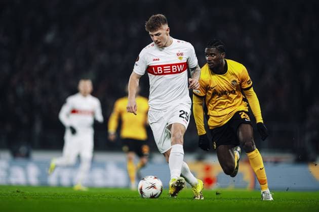 Finn Jeltsch 29 VfB Stuttgart in a duel with Chris Bedia 29 BSC Young Boys for the ball Duel for the ball Copyright: xspeedshotx