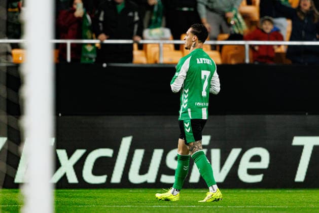 Fußball, EuroLeague, Real Betis Sevilla - Feyenoord Rotterdam #3 Antony seen celebrating after goal during UEFA Europa League game between teams of Real Betis Balompie and Feyenoord Rotterdam (Maciej Rogowski Ball Raw Images) Sevilla Estadio La Cartuja Spain Copyright: xMaciejxRogowskix maciejrogowski_betis_feyenoord_2526-40