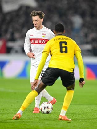 Angelo Stiller VfB Stuttgart and Edimilson Fernandes BSC Young Boys battle for the ball during the UEFA Europa League 2025 26 League Phase MD8 match between VfB Stuttgart and BSC Young Boys at Stuttgart Arena on January 29, 2026 in Stuttgart, Germany Photo by Harry Langer DeFodi Images
