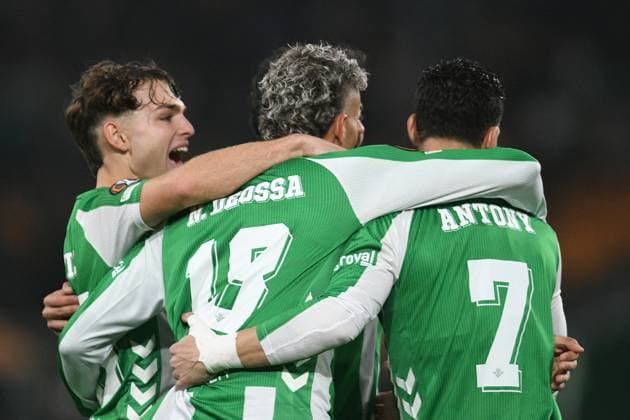 Fußball, EuroLeague, Real Betis Sevilla - Feyenoord Rotterdam #3 SEVILLA, 29-01-2026, Stadium La Cartuja, UEFA Football season 2025 2026, Europa League match between Betis Sevilla and Feyenoord. Pictures shows Betis player Antony scores 1-0 and celebrates with Betis player Abde Ezzalzouli and Betis player Nelson Deossa Betis Sevilla - Feyenoord  x201171652x Copyright: