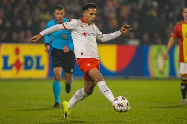 2026-01-29 - Europa League match DEVENTER, NETHERLANDS - JANUARY 29: Rodrigo Zalazar of SC Braga runs with the ball during the Europa League match at the De Adelaarshorst on January 29, 2026 in Deventer, Netherlands Deventer De Adelaarshorst Netherlands Content not available for redistribution in The Netherlands directly or indirectly through any third parties. Copyright: xDennisxBresserx