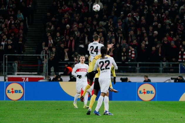 Jeff Chabot VfB Stuttgart, 24 wins the header duel, GER, VfB Stuttgart vs Young Boys Bern, Football, Europa League, Matchday 8, Season 2025 2026, 29 01 2026, GER, VfB Stuttgart vs Young Boys Bern, Football, Europa League, Matchday 8, Season 2025 2026, 29 01 2026, Stuttgart Copyright: xEibner-Pressefoto EdwardxCheungx EP_ECG