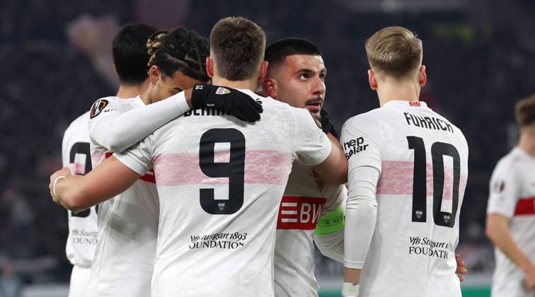 Stuttgart, Soccer Europa League , VfB Stuttgart vs BSC Young Boys Bern , Celebrating the 2-0 goal, from left Lorenz Assignon, scorer Ermedin Demirovic, Deniz Undav, Chris Führich VfB