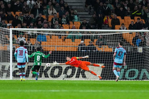 Fußball, EuroLeague, Real Betis Sevilla - Feyenoord Rotterdam #3 UEFA Europa League: Real Betis v Feyenoord Sevilla - Feyenoord keeper Timon Wellenreuther during the eighth match of the UEFA Europa League 2025 2026. The match is set between Real Betis Balompie and Feyenoord at Estadio La Cartuja on 29 January 2026 in Sevilla, Spain. Copyright: xTomxBodex