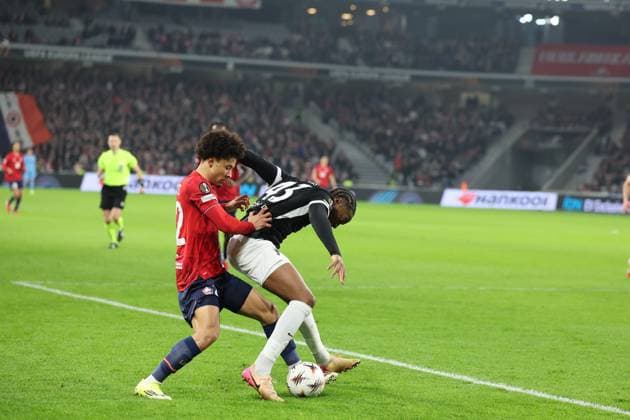 Football Lille LOSC - Fribourg PHOTOPQR VOIX DU NORD FLORENT MOREAU ; 29 01 2026 ; Villeneuve d Ascq, le 29 01 2026. Football, Europa League. Le Losc affronte le SC Fribourg au stade Mauroy. PHOTO FLORENT MOREAU LA VOIX DU NORD UEFA Europa League - League phase, Matchday 8 - football match between LOSC Lille and SC Freiburg at the Pierre Mauroy Stadium in Villeneuve d Ascq, northern France, on January 29, 2026. NORD France  Copyright: xPHOTOPQR VOIXxDUxNORD MAXPPPxFLORENTxMOREAUx 20260129VDN5182 20260129VDN5182
