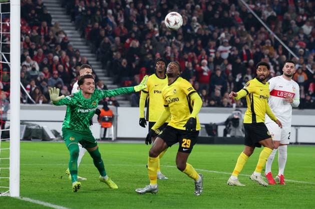 Marvin Keller 1 BSC Young Boys Bern and Chris Bedia 29 BSC Young Boys Bern in action, VfB Stuttgart vs BSC Young Boys Bern, Football, Men, UEFA Europa League, Season 2025 2026, Matchday 8, 29 01 2026 DFB regulations prohibit any use of photographs as image sequences and or quasi video Stuttgart Baden Wuerttemberg Germany Copyright: xkolbert-press MartinxAgüerax