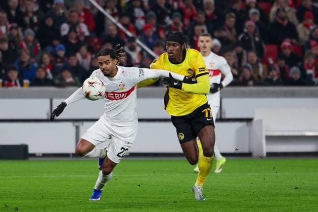 Action between Ameen Al Dakhil 2 VfB Stuttgart and Joel Monteiro 77 BSC Young Boys Bern , VfB Stuttgart vs BSC Young Boys Bern, Football, Men, UEFA Europa League, Season 2025 2026, Matchday 8, 29 01 2026 DFB regulations prohibit any use of photographs as image sequences and or quasi video Stuttgart Baden Wuerttemberg Germany Copyright: xkolbert-press MartinxAgüerax