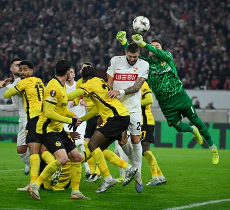 Penalty area scene, goal area scene Goalkeeper Marvin Keller BSC Young Boys Bern 01 Action VfB Stuttgart vs Young Boys Bern YB EUROPA LEAGUE EL 29 01 2026 DFL REGULATIONS PROHIBIT ANY USE OF PHOTOGRAPHS AS IMAGE SEQUENCES AND OR QUASI VIDEO VfB Stuttgart vs Young Boys Bern YB