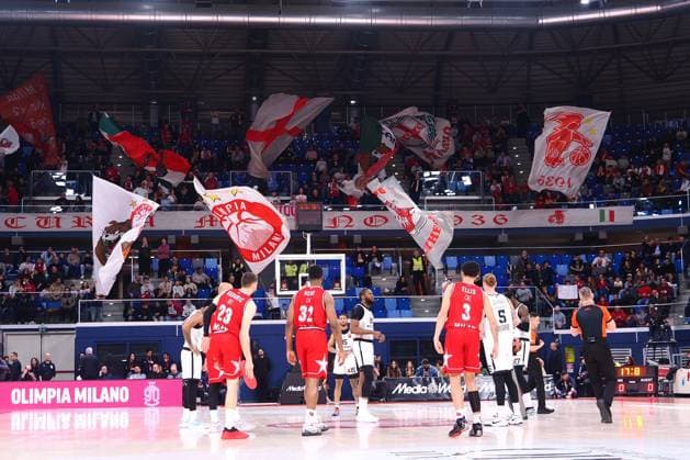 Supporters of (EA7 Emporio Armani Olimpia Milano) during EA7 Emporio Armani Milano vs Partizan Belgrado, Basketball Euroleague match in Assago (MI), Italy, January 29 2026  Copyright: xSavinoxPaolella IPAxSportx xipa-agency.netx xx IPA_70718050 IPA_Agency_IPA70718050