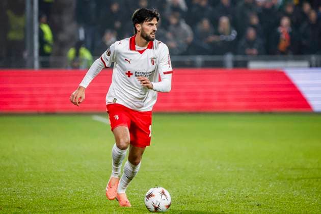 Florian Grillitsch of SC Braga dribbles with the ball Go Ahead Eagles v SC Braga, UEFA Europa League 2025 26 League Phase MD8, Go Ahead Eagles v SC Braga, Stadion De Adelaarshorst, January 29, 2026, Deventer, Netherlands.