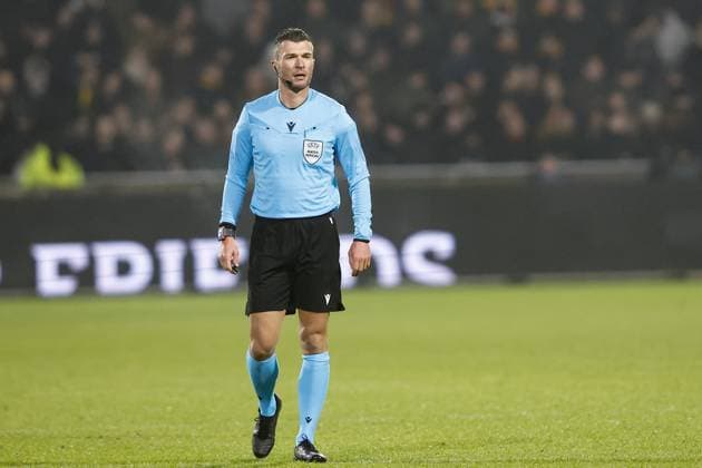 DEVENTER , 29-01-2026 , Stadium De Adelaarshorst , season 2025 2026 , UEFA Europa League League phase . match between Go Ahead Eagles and SC Braga, Picture shows referee Willy Delajod (FRA) Go Ahead Eagles - Braga  x201172038x Copyright: