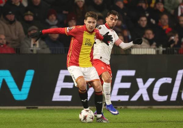 Evert Linthorst of Go Ahead Eagles with Ricardo Horta of Braga during the match Go Ahead Eagles vs Braga at the De Adelaarshorst for the UEFA Europa League season 2025 2026 in DEVENTER, Netherlands on 29 january 2026 Photo by Peter Lous EYE4IMAGES