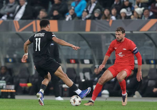 SOCCER - UEFA EL, Sturm vs Brann GRAZ,AUSTRIA,29.JAN.26 - SOCCER - UEFA Europa League, SK Sturm Graz vs SK Brann Bergen. Image shows Axel Kayombo (Sturm) and Fredrik Pallesen Knudsen.  GEPAxpictures xHansxOberlaender