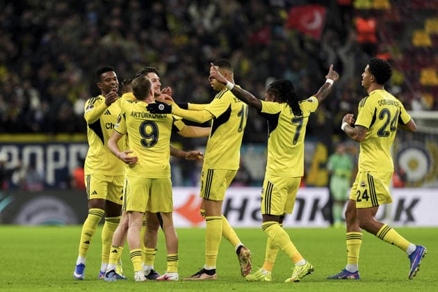 FCSB v Fenerbahce - UEFA Europa League BUCHAREST, ROMANIA - JANUARY 29: Ismail Yuksek (5) of Fenerbahce celebrates after scoring a goal with teammates during the UEFA Europa League Week 8 football match between FCSB and Fenerbahce in Bucharest, Romania on January 29, 2026. Arife Karakum Anadolu Bucharest Romania. Editorial use only. Please get in touch for any other usage.  Copyright: x2026xAnadoluxArifexKarakumx