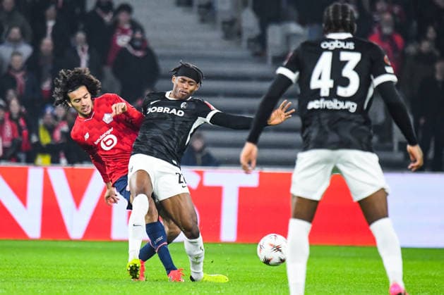 FOOTBALL: LILLE OSC - SC FRIBOURG Baptiste AUTISSIER MAXPPP - Lille 29 01 2026 Baptiste AUTISSIER Maxppp Lille ; 29 01 2026 ; Ayyoub Bouaddi et Junior Adamu lors du match Lille OSC vs SC Fribourg, 8e journee de la phase de ligue de l‚ÄôEuropa League a Lille le 29 janvier 2026. UEFA Europa League - League phase, Matchday 8 - football match between LOSC Lille and SC Freiburg at the Pierre Mauroy Stadium in Villeneuve d Ascq, northern France, on January 29, 2026. Lille Lille Haut de France France  Copyright: xMAXPPPxBaptistexAUTISSIERx BAU202601295224 BAU202601295224