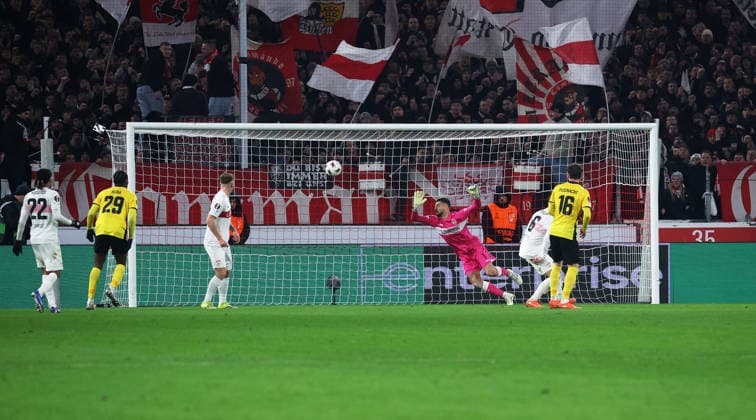 Stuttgart, Soccer Europa League , VfB Stuttgart vs BSC Young Boys Bern , Goal to 2 1 by scorer Armin Gigovic Bern, not on the picture