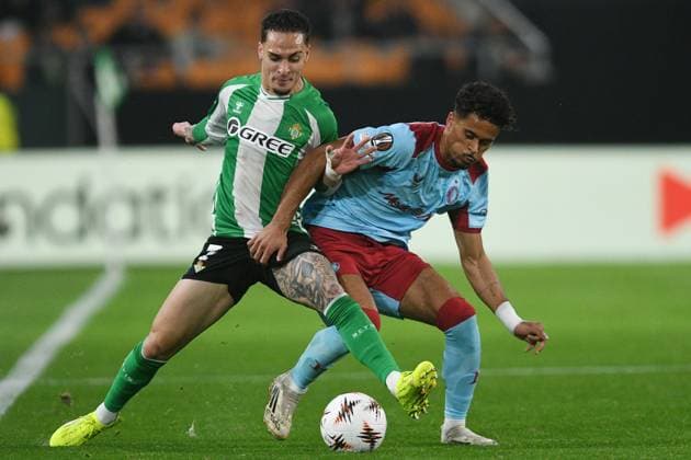 Fußball, EuroLeague, Real Betis Sevilla - Feyenoord Rotterdam #4 SEVILLA, 29-01-2026, Stadium La Cartuja, UEFA Football season 2025 2026, Europa League match between Betis Sevilla and Feyenoord. Pictures shows Feyenoord player Goncalo Borges and Betis player Antony Betis Sevilla - Feyenoord  x201172221x Copyright: