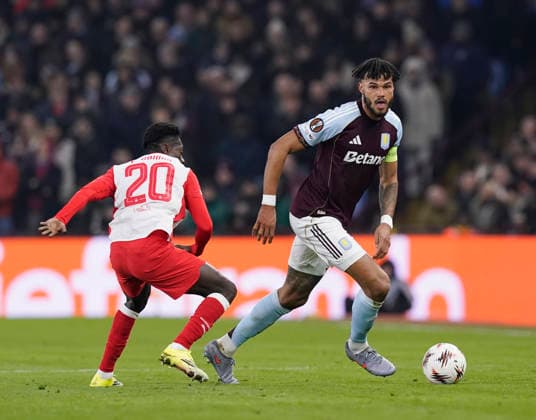 Birmingham, England, 29th January 2026. Edmund Baidoo of Red Bull Salzburg and Tyrone Mings of Aston Villa (r) during the Aston Villa vs FC Salzburg UEFA Europa League match at Villa Park, Birmingham. Picture credit should read: Andrew Yates Sportimage EDITORIAL USE ONLY. No use with unauthorised audio, video, data, fixture lists, club league logos or live services. Online in-match use limited to 120 images, no video emulation. No use in betting, games or single club league player publications. SPI_037_AY_Villa_Salzburg SPI-4490-0036