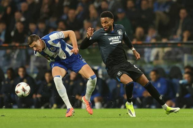 Youssef Chermiti of Rangers battles for the ball with during UEFA Europa League league phase match at Estadio do Dragao, Porto. Porto v Rangers - UEFA Europa League - Estadio do Dragao, Portugal - 29 Jan 2026Porto Estadio do Dragao Portugal EDITORIAL USE ONLY  Copyright: xRangersxFC Shutterstockx 16488595ap