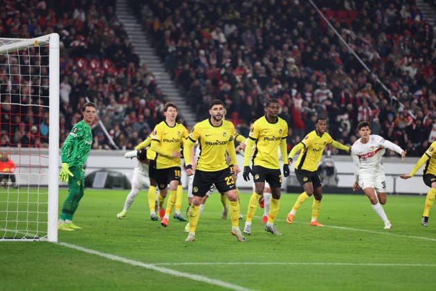 29 01 2026, xrekx, Football UEFA Europa League, VfB Stuttgart Young Boys Bern v l Marvin Keller BSC Young Boys Loris Benito BSC Young Boys Eckball DFL DFB REGULATIONS PROHIBIT ANY USE OF PHOTOGRAPHS as IMAGE SEQUENCES and or QUASI VIDEO Stuttgart