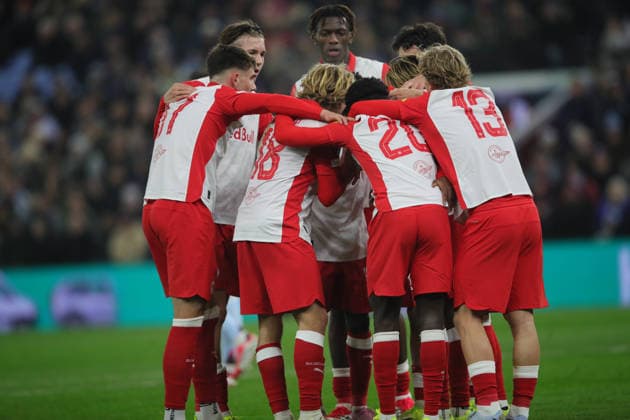 Aston Villa v Salzburg, Europa League Red Bull Salzburg players celebrate the goal scored by Karim KonatÃ of Red Bull Salzburg during the Europa League match between Aston Villa and Salzburg at Villa Park, Birmingham, UK on 29 January 2026. Birmingham Villa Park West Midlands UK Editorial use only , Copyright: xAlunxRobertsx PSI-23649-0003