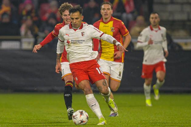 2026-01-29 - Europa League match DEVENTER, NETHERLANDS - JANUARY 29: Rodrigo Zalazar of SC Braga runs with the ball during the Europa League match at the De Adelaarshorst on January 29, 2026 in Deventer, Netherlands Deventer De Adelaarshorst Netherlands Content not available for redistribution in The Netherlands directly or indirectly through any third parties. Copyright: xDennisxBresserx