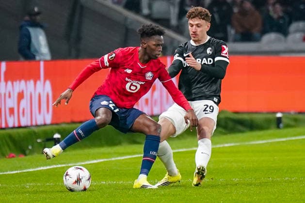 Football UEFA Europa League 2025 26, Matchday 8 OSC Lille vs SC Freiburg Stade Pierre Mauroy Lille, France Ivan Cavaleiro OSC Lille, 21 Philipp Treu SC Freiburg, 29 Copyright: xJOERANxSTEINSIEKx