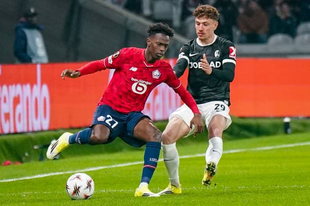 Football UEFA Europa League 2025 26, Matchday 8 OSC Lille vs SC Freiburg Stade Pierre Mauroy Lille, France Ivan Cavaleiro OSC Lille, 21 Philipp Treu SC Freiburg, 29 Copyright: xJOERANxSTEINSIEKx