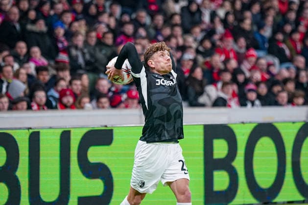 Football UEFA Europa League 2025 26, Matchday 8 OSC Lille vs SC Freiburg Stade Pierre Mauroy Lille, France Philipp Treu SC Freiburg, 29 Copyright: xJOERANxSTEINSIEKx