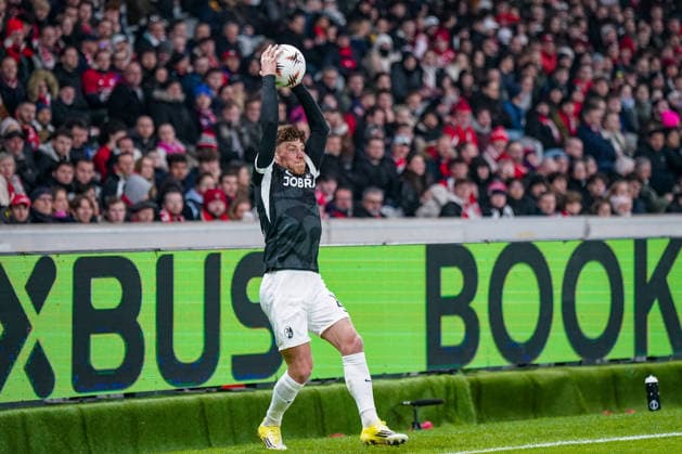 Football UEFA Europa League 2025 26, Matchday 8 OSC Lille vs SC Freiburg Stade Pierre Mauroy Lille, France Philipp Treu SC Freiburg, 29 Copyright: xJOERANxSTEINSIEKx