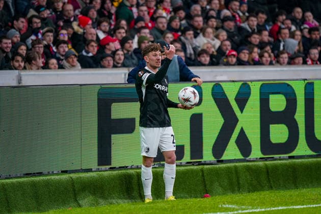 Football UEFA Europa League 2025 26, Matchday 8 OSC Lille vs SC Freiburg Stade Pierre Mauroy Lille, France Philipp Treu SC Freiburg, 29 Copyright: xJOERANxSTEINSIEKx