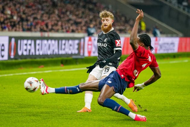 Football UEFA Europa League 2025 26, Matchday 8 OSC Lille vs SC Freiburg Stade Pierre Mauroy Lille, France Ismaily OSC Lille, 3 Jan Niklas Beste SC Freiburg, 19 Copyright: xJOERANxSTEINSIEKx