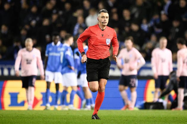 260129 Referee Horatiu Fesnic during the UEFA Europa League football match between KRC Genk and Malmö FF on January 29, 2026 in Genk Photo Simon Hastegard BILDBYRAN kod SH SH0684 fotboll football soccer fotball uefa europa league europa league krc genk malmö ff bbeng  Copyright: SIMONxHASTEGARD BB260129SH056