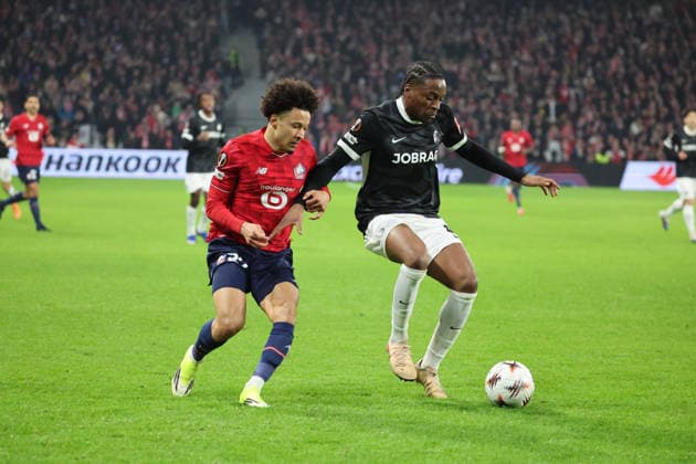 FOOTBALL : LOSC Lille vs Freiburg - UEFA Europa League - 29 01 2026 Tiago SANTOS (LOSC Lille) et Bruno OGBUS (SC Freiburg) lors du match LOSC Lille vs Freiburg, UEFA Europa League phase de ligue, Decathlon Arena stade Pierre Mauroy, le 29 janvier 2026 - photo Laurent Sanson PsnewZ  Copyright: xLaurentxSANSONx xPsnewZx