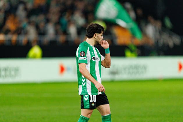 Fußball, EuroLeague, Real Betis Sevilla - Feyenoord Rotterdam #5 Ez Abde seen celebrating after scoring goal during UEFA Europa League game between teams of Real Betis Balompie and Feyenoord Rotterdam (Maciej Rogowski Ball Raw Images) Sevilla Estadio La Cartuja Spain Copyright: xMaciejxRogowskix maciejrogowski_betis_feyenoord_2526-44