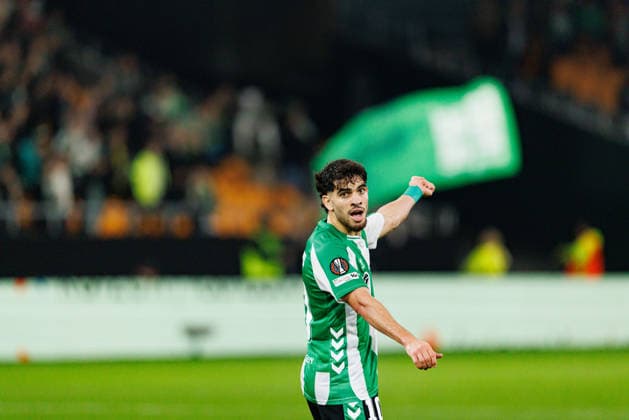 Fußball, EuroLeague, Real Betis Sevilla - Feyenoord Rotterdam #5 Ez Abde seen celebrating after scoring goal during UEFA Europa League game between teams of Real Betis Balompie and Feyenoord Rotterdam (Maciej Rogowski Ball Raw Images) Sevilla Estadio La Cartuja Spain Copyright: xMaciejxRogowskix maciejrogowski_betis_feyenoord_2526-46