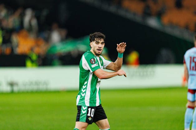 Fußball, EuroLeague, Real Betis Sevilla - Feyenoord Rotterdam #5 Ez Abde seen celebrating after scoring goal during UEFA Europa League game between teams of Real Betis Balompie and Feyenoord Rotterdam (Maciej Rogowski Ball Raw Images) Sevilla Estadio La Cartuja Spain Copyright: xMaciejxRogowskix maciejrogowski_betis_feyenoord_2526-48