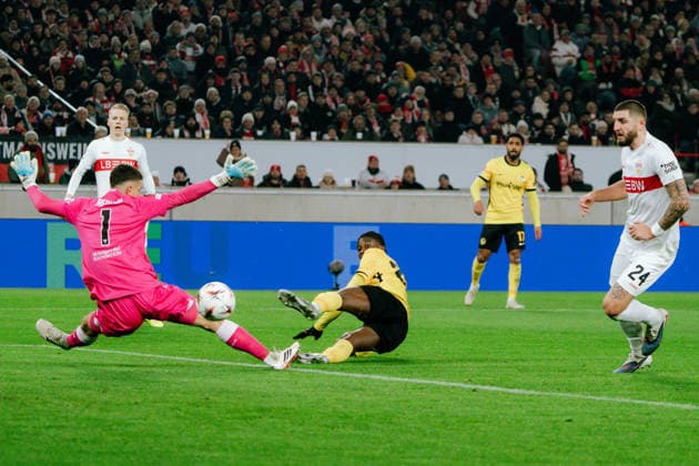 Chris Bedia Young Boys Bern, 29 misses a big chance, GER, VfB Stuttgart vs Young Boys Bern, Football, Europa League, Matchday 8, 2025 2026 season, 29 01 2026, GER, VfB Stuttgart vs Young Boys Bern, Football, Europa League, Matchday 8, 2025 2026 season, 29 01 2026, Stuttgart Copyright: xEibner-Pressefoto EdwardxCheungx EP_ECG