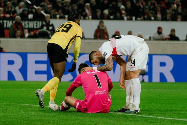 Chris Bedia Young Boys Bern, 29 , Fabian Bredlow VfB Stuttgart, 01 , Jeff Chabot VfB Stuttgart, 24 , GER, VfB Stuttgart vs Young Boys Bern, Football, Europa League, Matchday 8, Season 2025 2026, 29 01 2026, GER, VfB Stuttgart vs Young Boys Bern, Football, Europa League, Matchday 8, Season 2025 2026, 29 01 2026, Stuttgart Copyright: xEibner-Pressefoto EdwardxCheungx EP_ECG