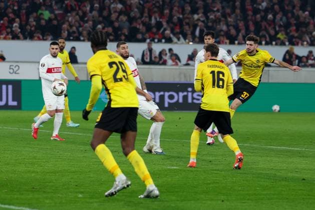 Armin Gigovic 37 BSC Young Boys Bern scores the final goal with a remarkable shot to 1 2, VfB Stuttgart vs BSC Young Boys Bern, Football, Men, UEFA Europa League, Season 2025 2026, Matchday 8, 29 01 2026 DFB regulations prohibit any use of photographs as image sequences and or quasi video Stuttgart Baden Wuerttemberg Germany Copyright: xkolbert-press MartinxAgüerax