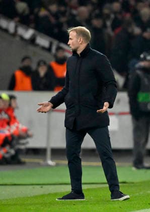 Coach Sebastian Hoeness VfB Stuttgart on the sidelines Gesture Gesture pissed off helpless VfB Stuttgart vs Young Boys Bern YB EUROPA LEAGUE EL 29 01 2026 DFL REGULATIONS PROHIBIT ANY USE OF PHOTOGRAPHS AS IMAGE SEQUENCES AND OR QUASI VIDEO VfB Stuttgart vs Young Boys Bern YB