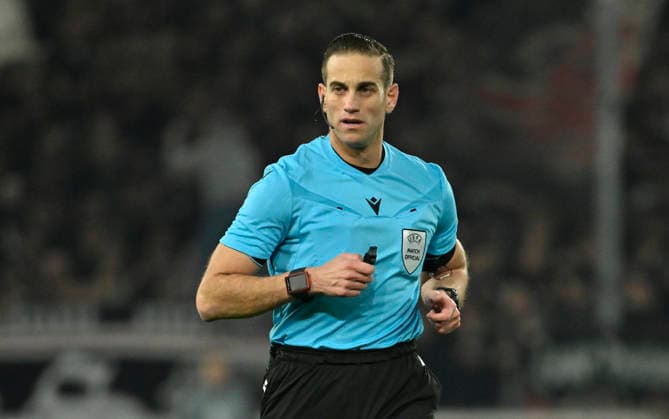 Referee Referee Javier Alberola Rojas ESP VfB Stuttgart vs Young Boys Bern YB EUROPA LEAGUE EL 29 01 2026 DFL REGULATIONS PROHIBIT ANY USE OF PHOTOGRAPHS AS IMAGE SEQUENCES AND OR QUASI VIDEO VfB Stuttgart vs Young Boys Bern YB