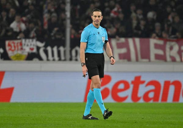 Referee Referee Javier Alberola Rojas ESP VfB Stuttgart vs Young Boys Bern YB EUROPA LEAGUE EL 29 01 2026 DFL REGULATIONS PROHIBIT ANY USE OF PHOTOGRAPHS AS IMAGE SEQUENCES AND OR QUASI VIDEO VfB Stuttgart vs Young Boys Bern YB
