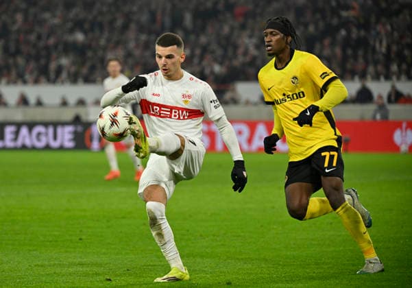 One-on-one action Badredine Bouanani VfB Stuttgart 27 vs Joel Monteiro BSC Young Boys Bern 77 VfB Stuttgart vs Young Boys Bern YB EUROPA LEAGUE EL 29 01 2026 DFL REGULATIONS PROHIBIT ANY USE OF PHOTOGRAPHS AS IMAGE SEQUENCES AND OR QUASI VIDEO VfB Stuttgart vs Young Boys Bern YB
