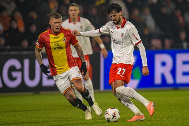 2026-01-29 - Europa League match DEVENTER, NETHERLANDS - JANUARY 29: Victor Edvardsen of Go Ahead Eagles battles for possession with Florian Grillitsch of SC Braga during the Europa League match at the De Adelaarshorst on January 29, 2026 in Deventer, Netherlands Deventer De Adelaarshorst Netherlands Content not available for redistribution in The Netherlands directly or indirectly through any third parties. Copyright: xDennisxBresserx
