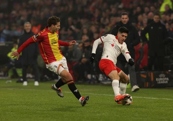 Oskar Sivertsen of Go Ahead Eagles with Fran Navarro of Braga during the match Go Ahead Eagles vs Braga at the De Adelaarshorst for the UEFA Europa League season 2025 2026 in DEVENTER, Netherlands on 29 january 2026 Photo by Peter Lous EYE4IMAGES